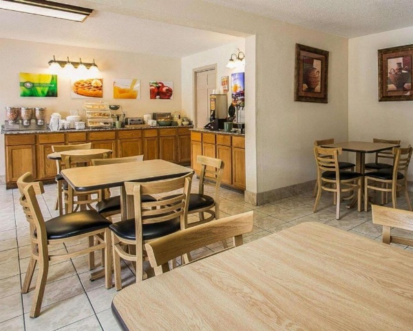 Quality Inn image 10
