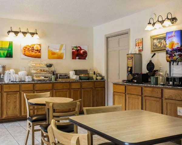 Quality Inn image 11